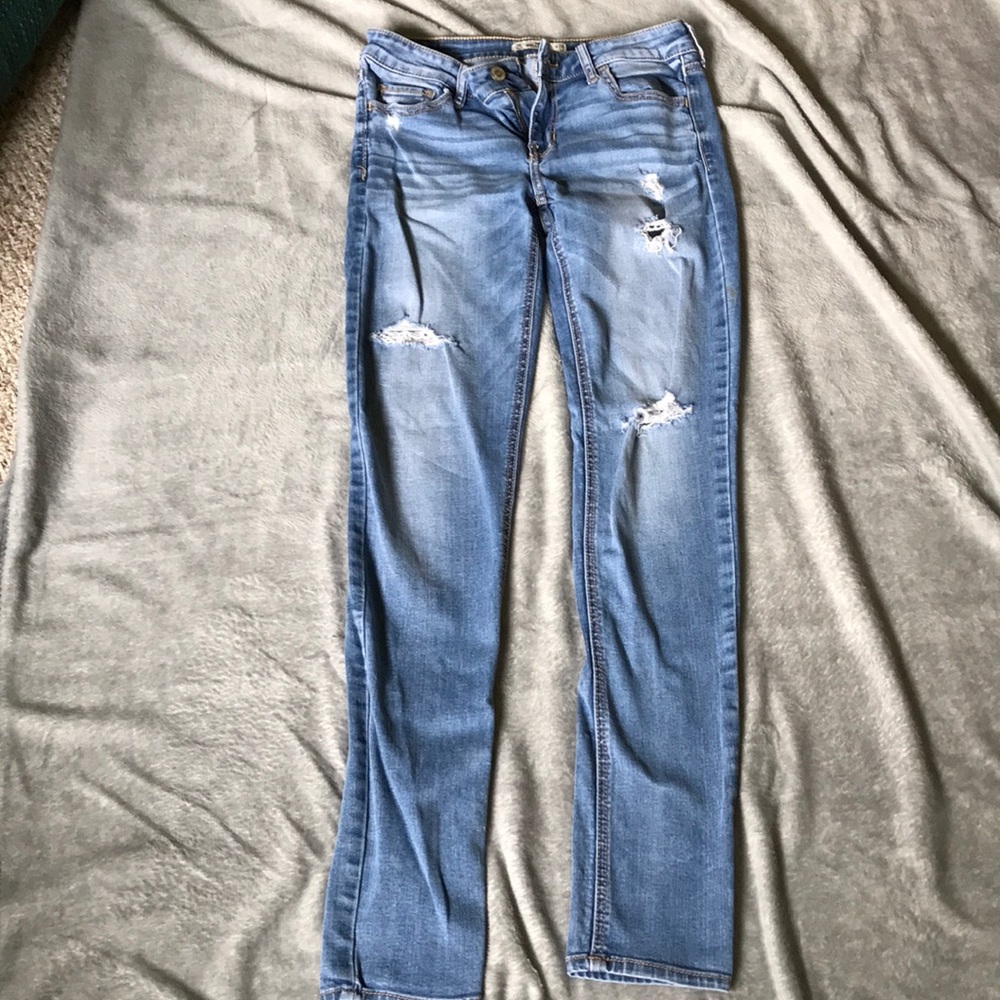Hollister light wash ripped skinny jeans